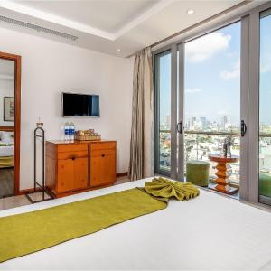 Three-Bedroom Apartment with Sea View