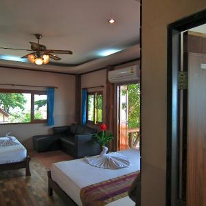 Quadruple Room with Sea View