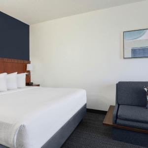 King Room with Roll-In Shower and Sofa Bed - Mobility Access/Hearing Accessible