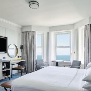 Junior King Suite with Sofa Bed and Sea View