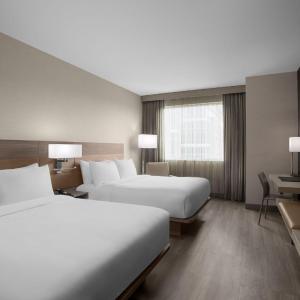 Queen Room with Two Queen Beds - Hearing Accessible
