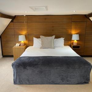 Deluxe Double Room with Bath