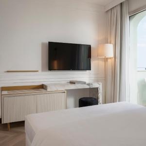 Deluxe Triple Room with Sea View