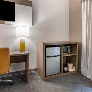 One Room Suite with Whirlpool - Non Smoking