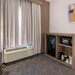 Efficiency Two Room Suite with Sofa bed - Non Smoking