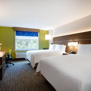 Standard Room with One Queen Bed - Extra Floor Space