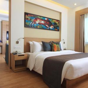 Executive Suite with 10% off on Food & Soft Beverages,20% off on session of Spa and 20% Discount on Laundry service