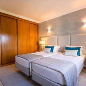 Deluxe Two-Bedroom Apartment with Garden View