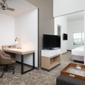 Queen Suite