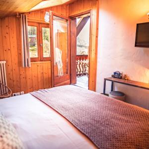 Deluxe Double or Twin Room with Balcony