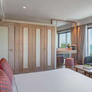 Suite with Garden View