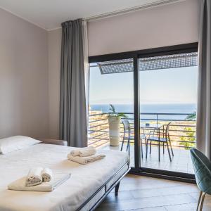 Family Room with Balcony and Sea View