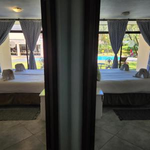 Twin Room - Interleading 