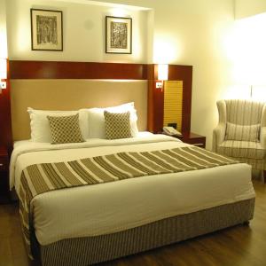 Premium Room with King bed and 2 Pints of Beer and 20% Discount on FNB