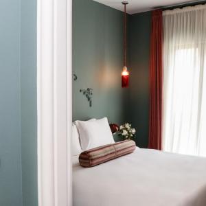 Queen Room with Garden View