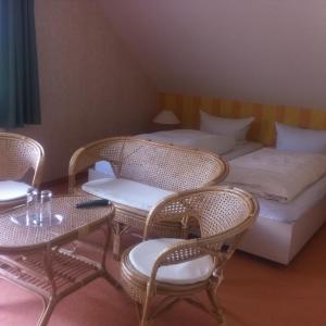 Family Room (2 Adults + 2 Children)