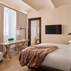 King or Queen Room - Hearing Accessible