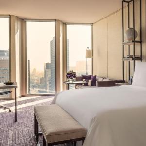 Club King Room