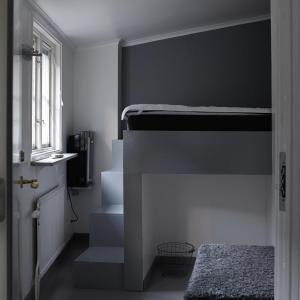 Small Double Room with Shared Bathroom