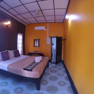 Standard Double Room with Garden View