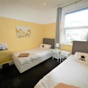 Twin Room with Shared Bathroom