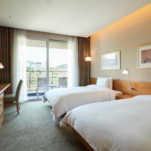 Family Twin Premier Room with Access to Sauna, Pool, Fitness