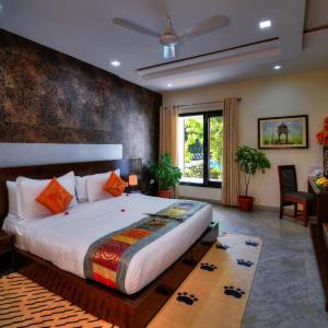 Superior Double or Twin Room with Pool View
