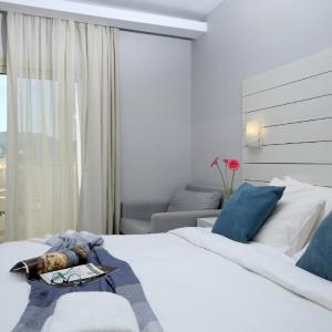 Double or Twin City View Room