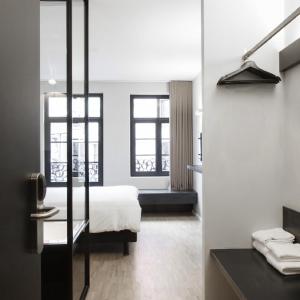 Superior Double Room with bath and Cathedral View