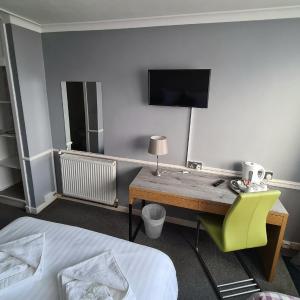Small Double Room
