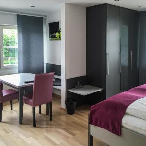 Family Room with Two Bathrooms - Guest house