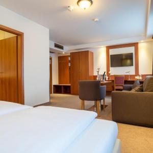 Large Double Room