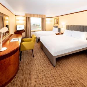 Standard Room with One Double Bed and One Single