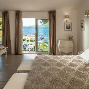 Wonder Junior Suite with Sea View - Beach Sunbeds
