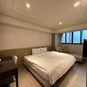 Executive Business Queen Room