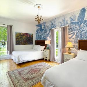 Deluxe Queen Room with Two Queen Beds