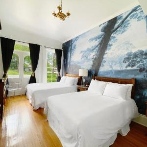Premium Quadruple Room
