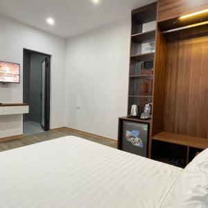 Deluxe Studio
