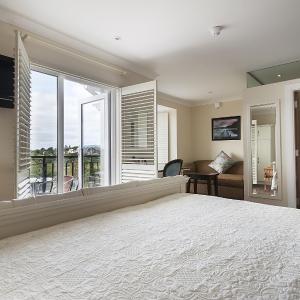 Superior Double Room with Bay View