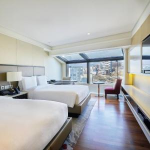 Executive lounge access, Guest room, 2 Double, Skyline view