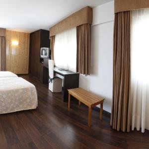 Double Room with Extra Bed (3 Adults)