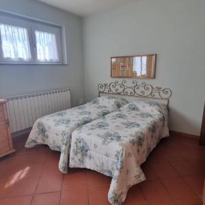 Deluxe One-Bedroom Apartment