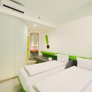 Early Booker Hot Deal at POP! Room