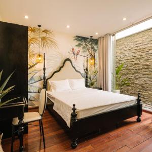 Queen Room with Balcony