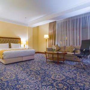 Superior King Room with City View - Non-Smoking