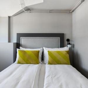Large 1 Bedroom Apartment with Sofa Bed - Duplex