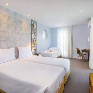 Large Triple Room