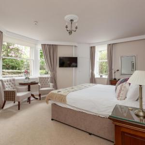 Superior King Room - Garden Level