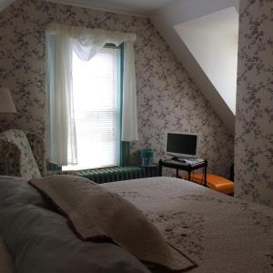 Budget King Room with Sea View