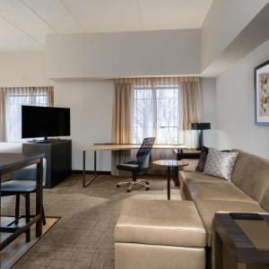King Studio with Sofa Bed